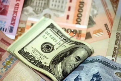 Белорусы в июне продали валюты больше, чем купили